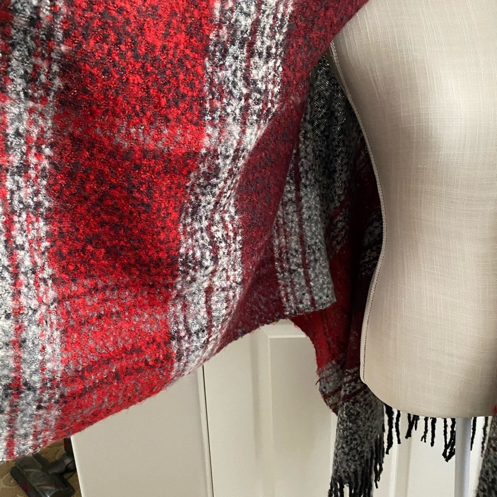 Ladies wrap - Picture 4 of 4